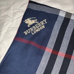 ✨ Burberry Scarf